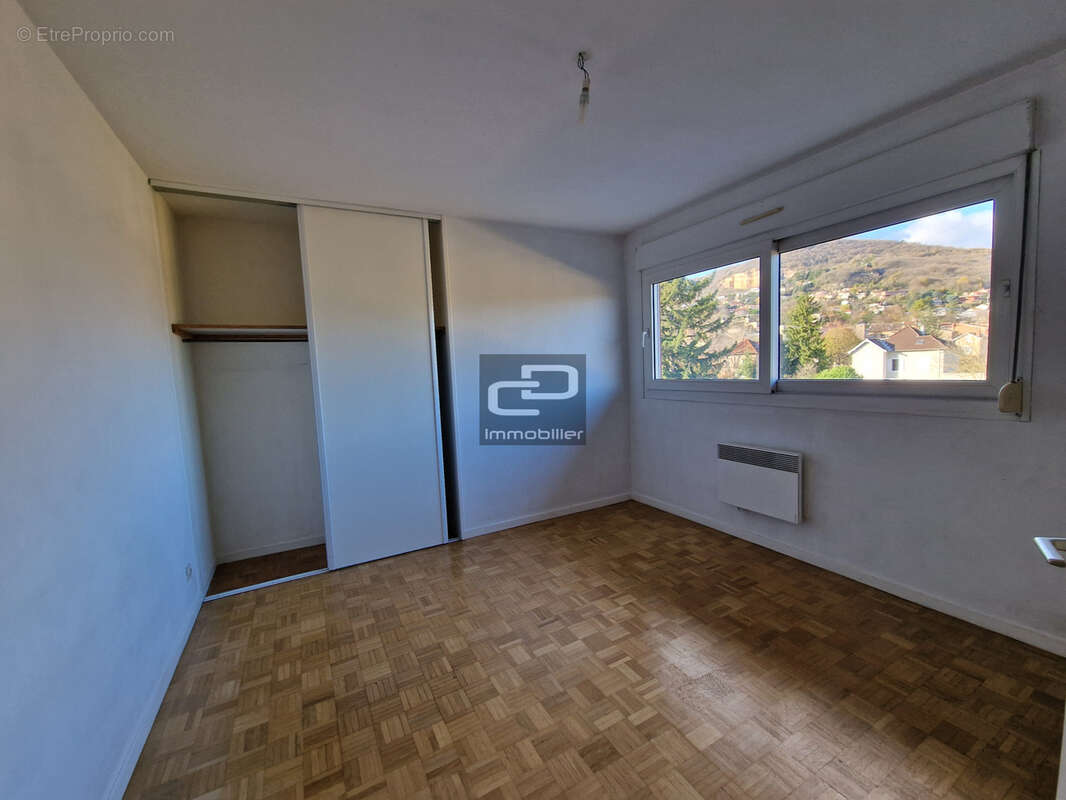 Appartement à COUZON-AU-MONT-D'OR