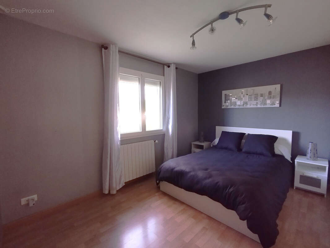 Maison à NERONDE-SUR-DORE