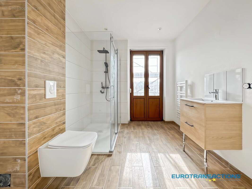 Appartement à NIEDERMODERN