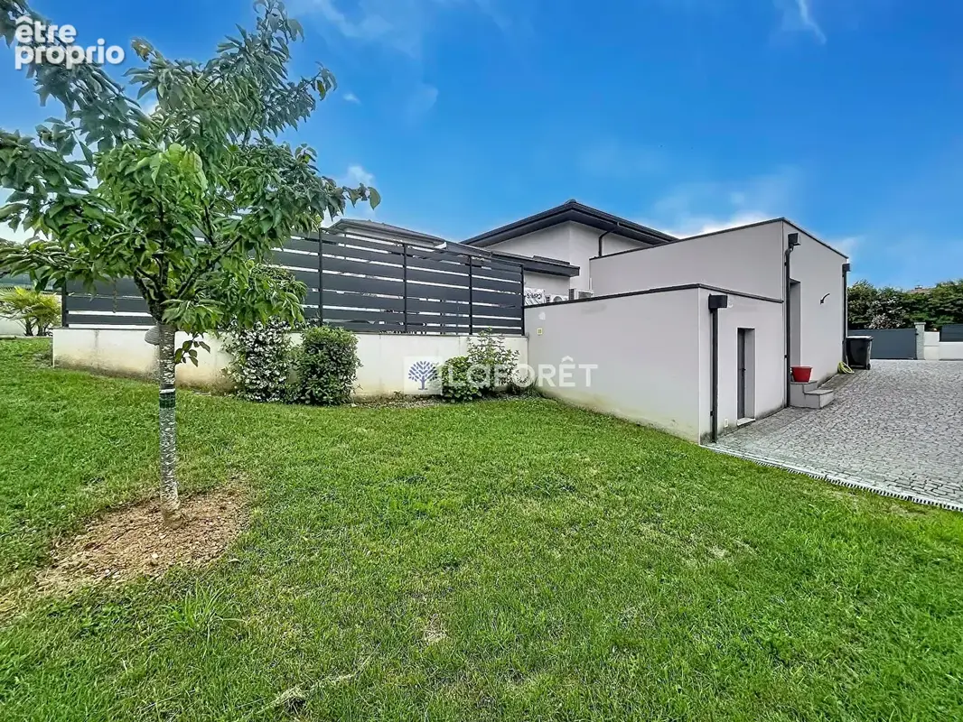 Maison contemporaine de plain-pied avec piscine chauffée et prestations haut de gamme - photo 5