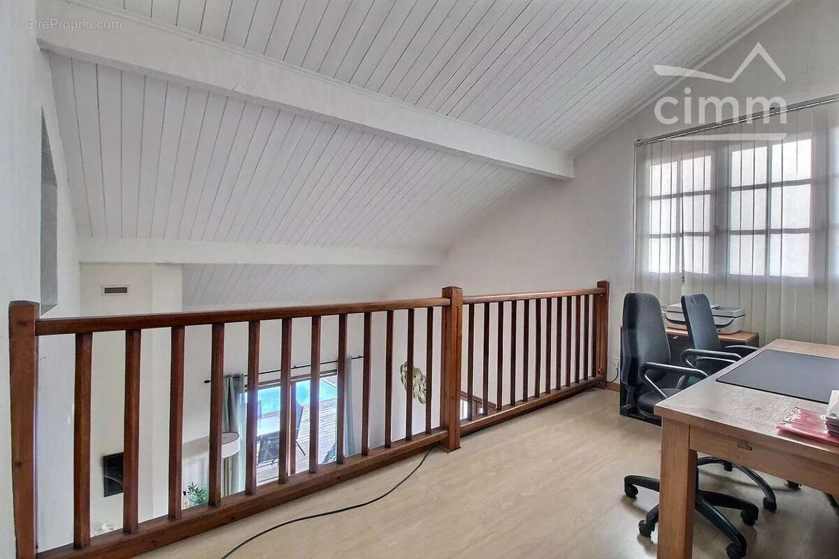 Maison à SAINT-VINCENT-DE-MERCUZE