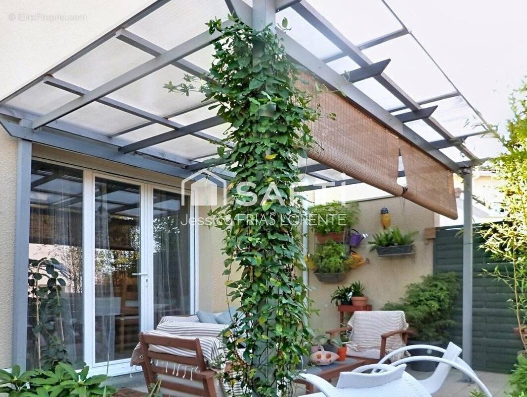 Photo 1 - Maison à SAINT-CAPRAIS-DE-BORDEAUX