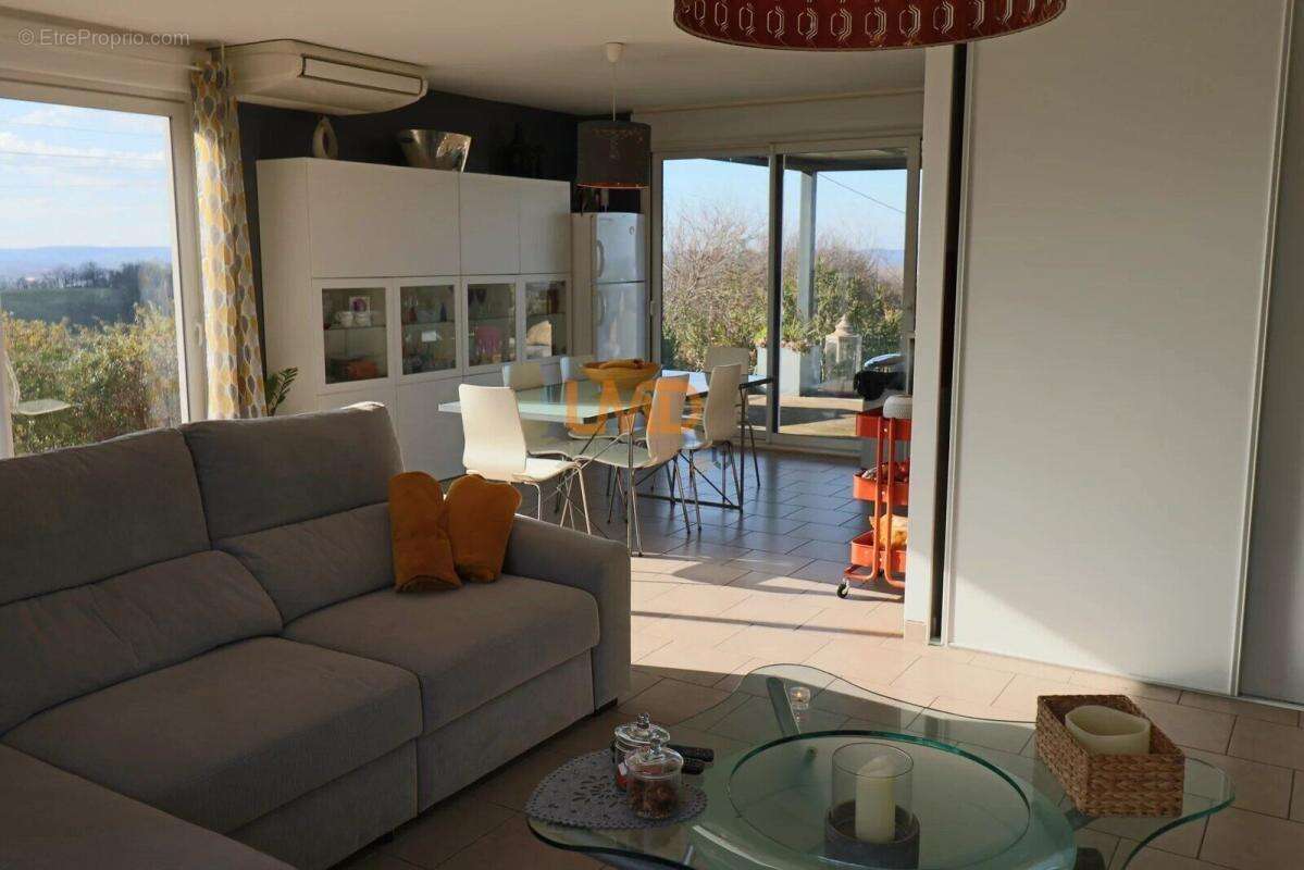 Maison à GENSAC-SUR-GARONNE