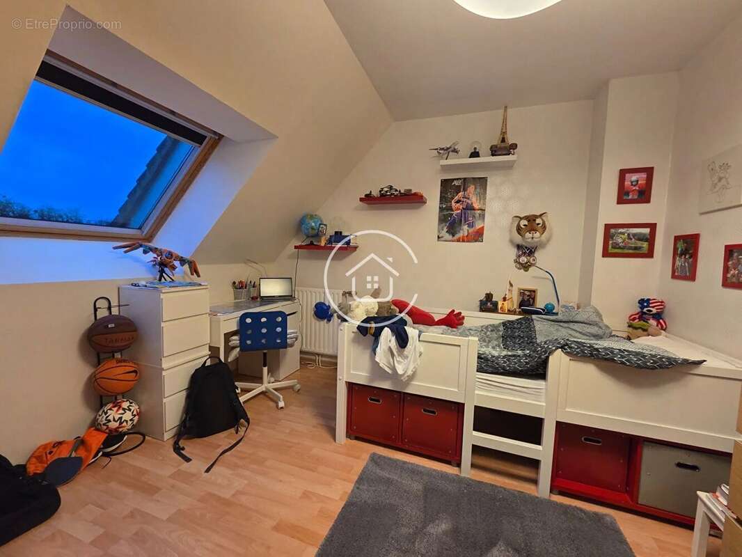 Maison à LA CHAUSSEE-SAINT-VICTOR