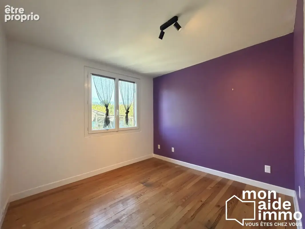 Maison 93 m² à Saint-Denis-De-Pile  - photo 4