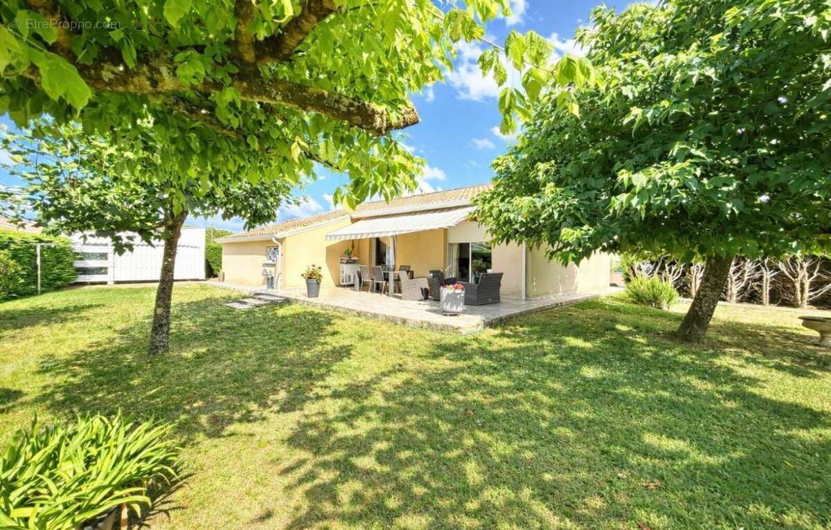 Tout proche de Saint-André de Cubzac à Marsas - Maison contemporaine  soigneusement entretenue 5 pièce(s)  96 m² habitables sur  - photo 15
