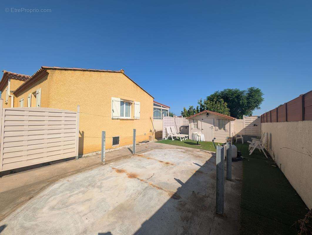 ROUJAN – Villa 4 chambres en parfait état - photo 19