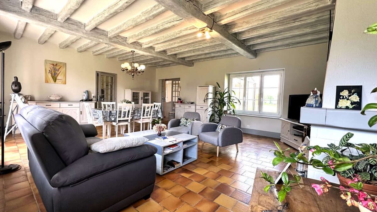 Maison à LE THIEULIN