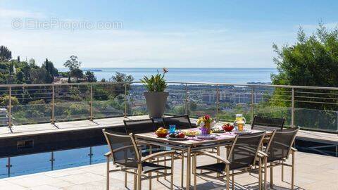 Maison à MANDELIEU-LA-NAPOULE