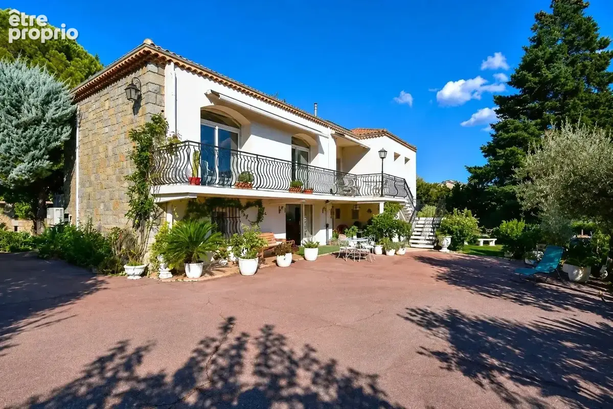 Maison à FAYENCE