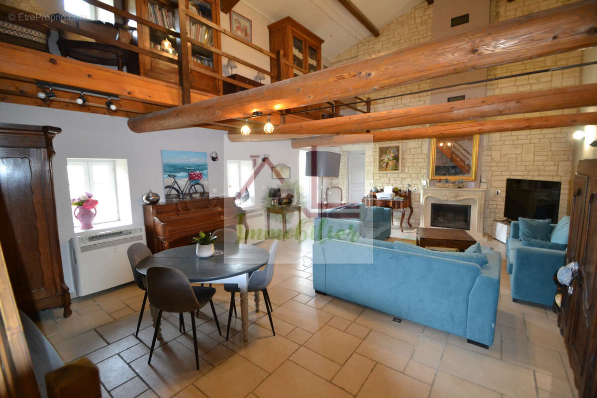 Maison à BESSAS