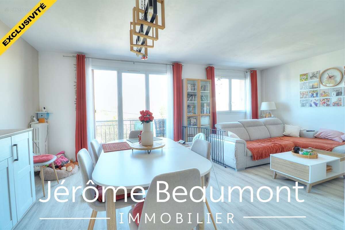 Appartement à EZANVILLE