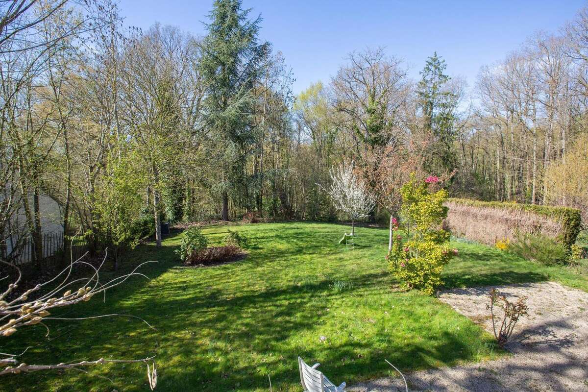 Photo 2 - Maison à LE MESNIL-SAINT-DENIS