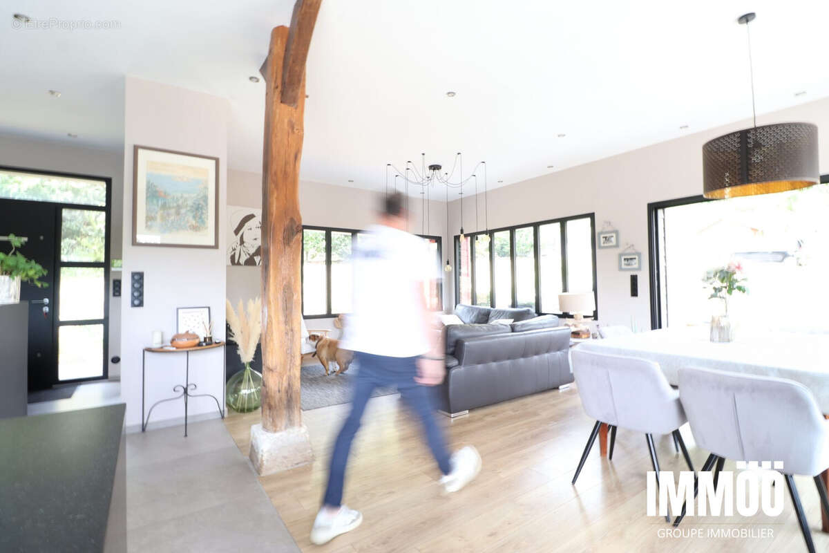 Maison 176 m² à Saint-Aubin-Epinay  - photo 8