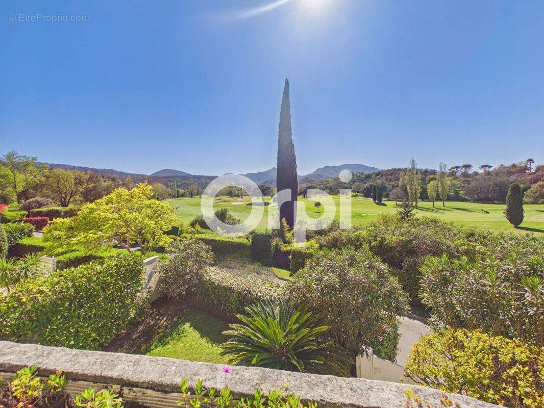 Maison à MANDELIEU-LA-NAPOULE