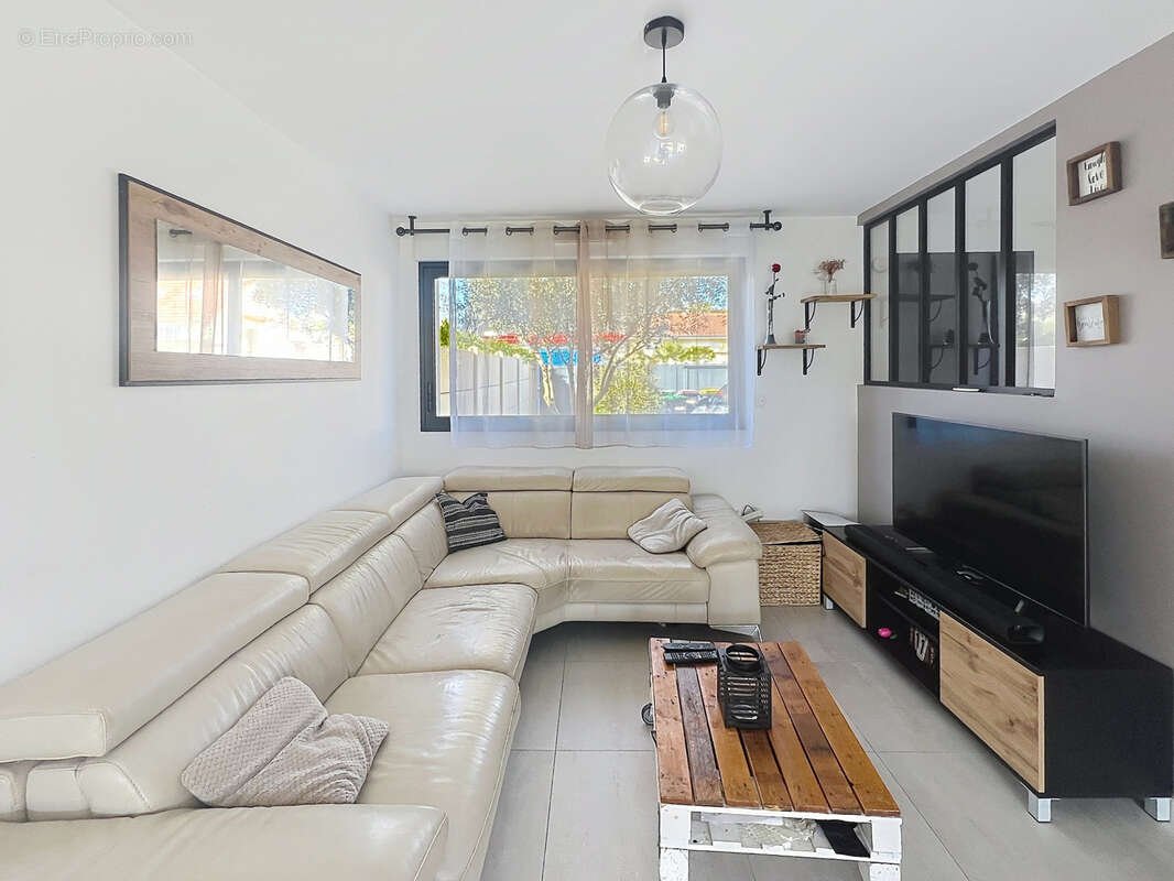 Maison à PARAY-VIEILLE-POSTE