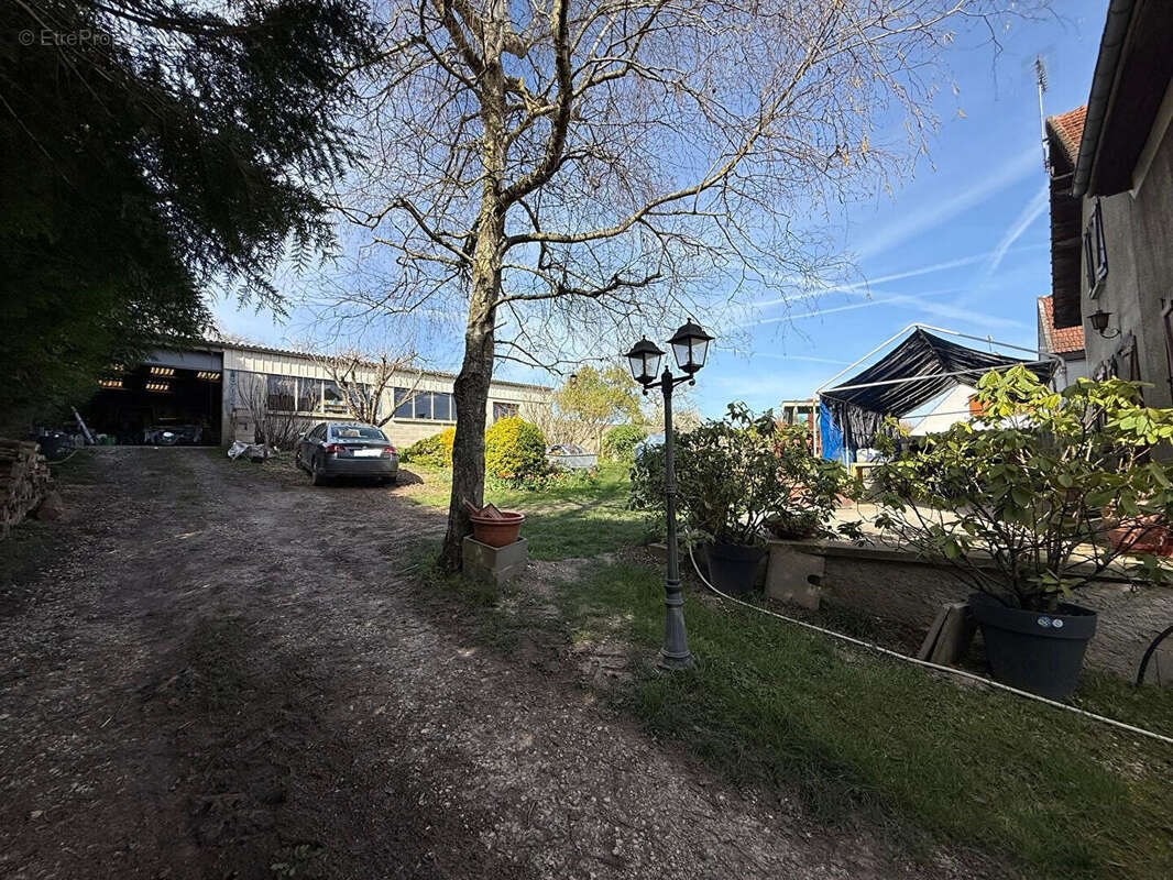 exceptionnel! maison avec 300 m² de dépendance, gare à pied, idéal artisan, collectionneur... - photo 3
