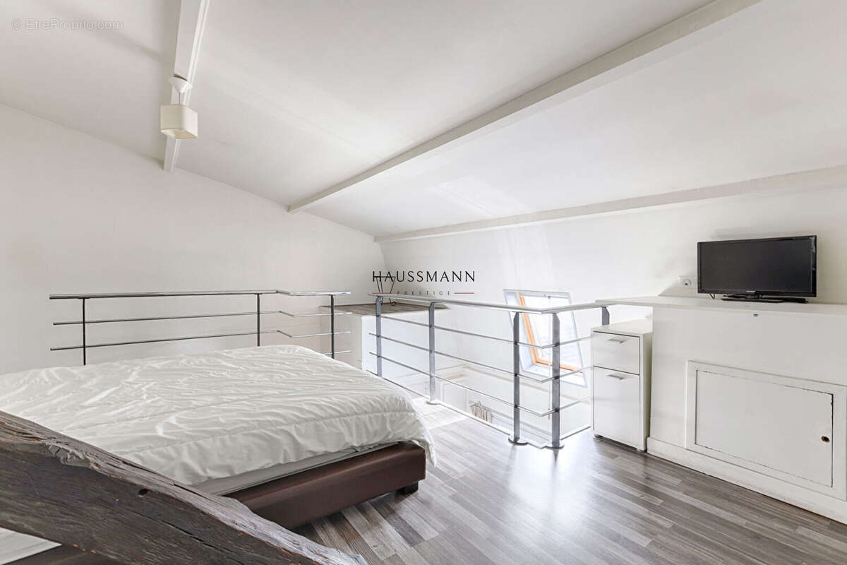 Appartement à PARIS-1E