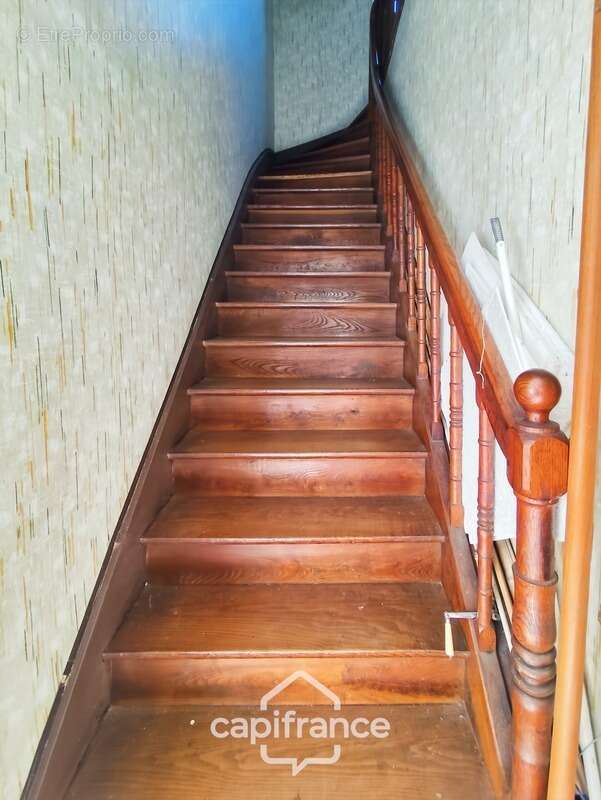 Commerce à BESSE-SUR-BRAYE