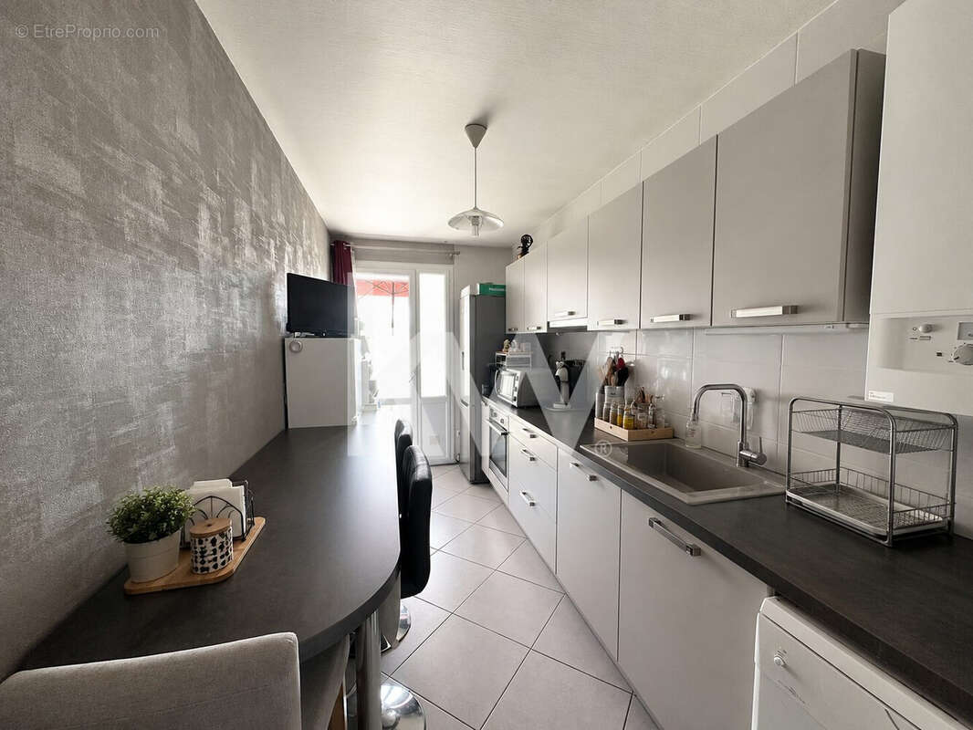 Appartement à SAINT-JEAN-DE-BRAYE