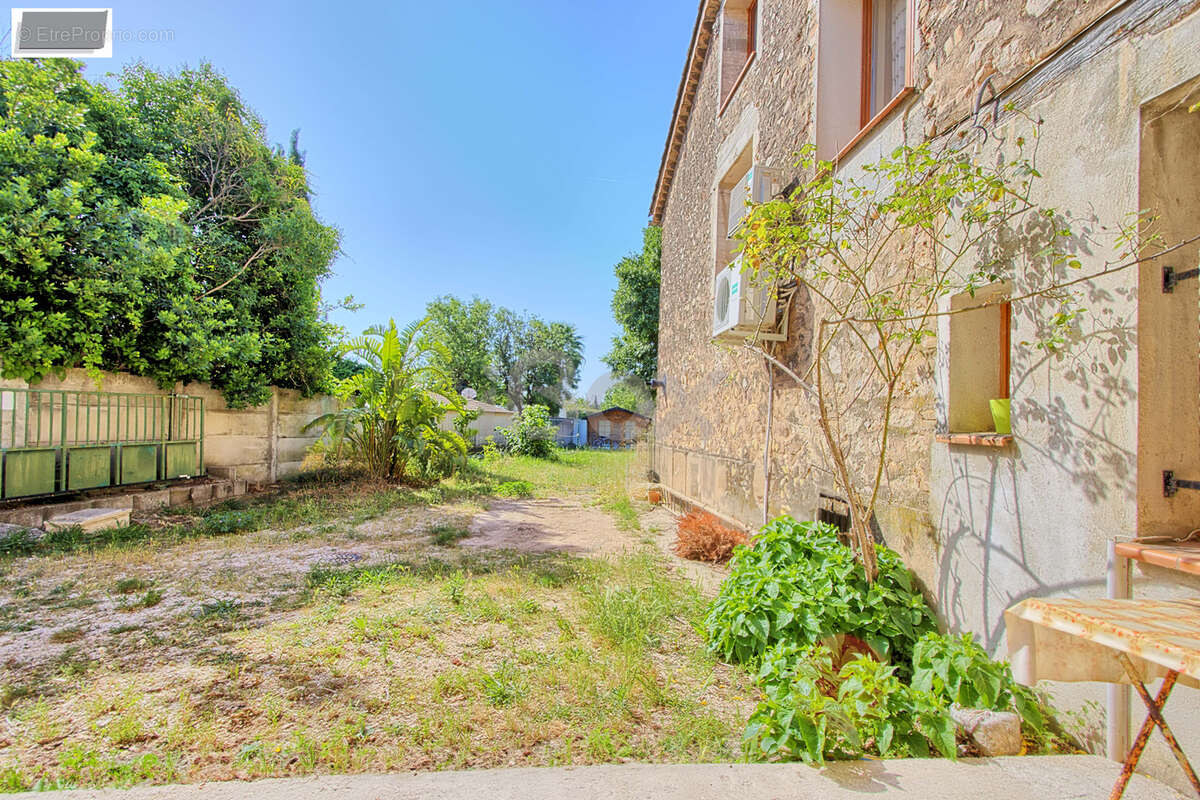 Appartement à SOLLIES-VILLE