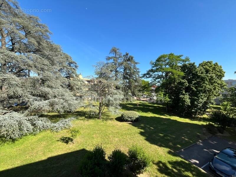 Appartement à MEYZIEU