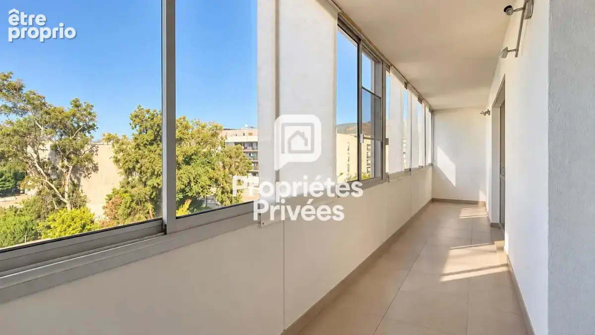 Le Lavandou Centre-ville - à 700m des plages, Grand T4 avec parking - photo 10