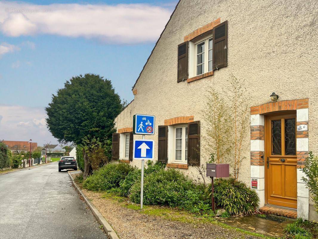 Maison à JOUY-LE-POTIER