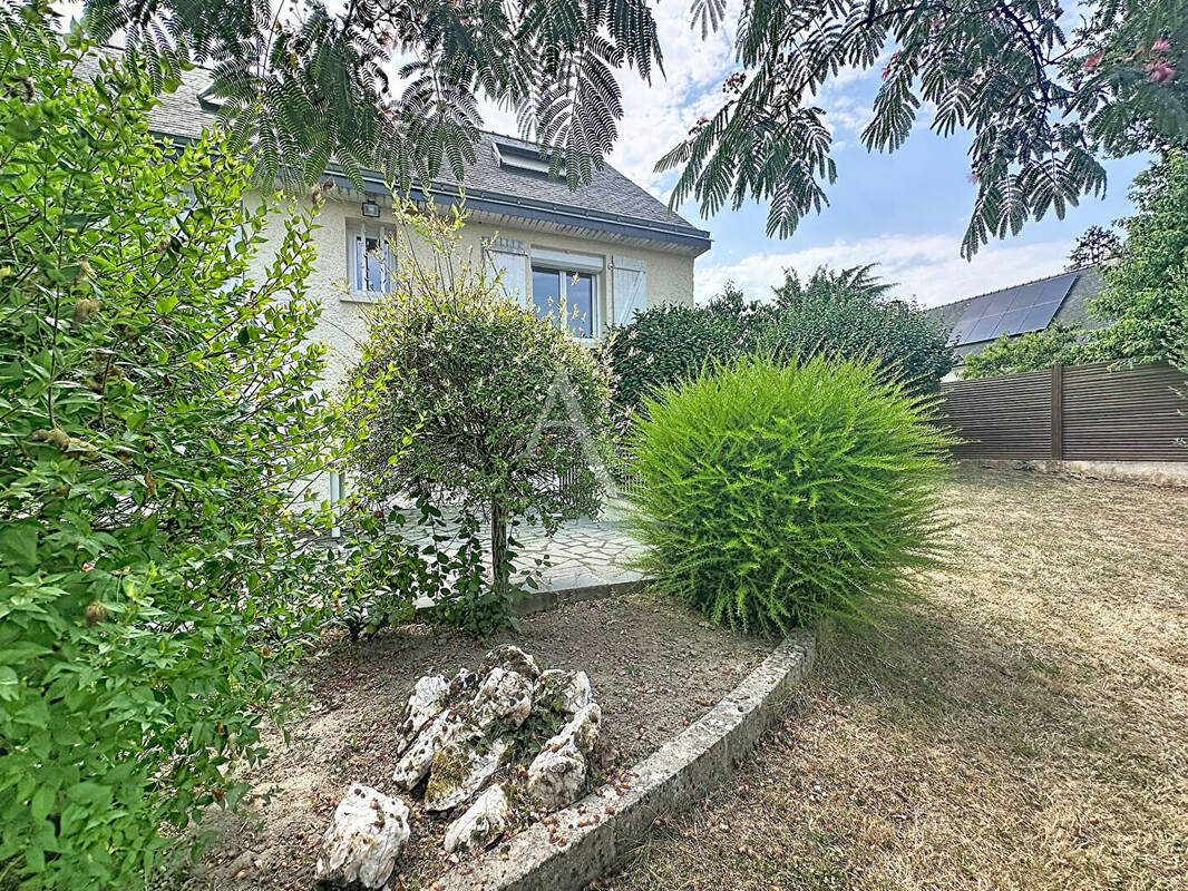 Maison à MONTREUIL-JUIGNE