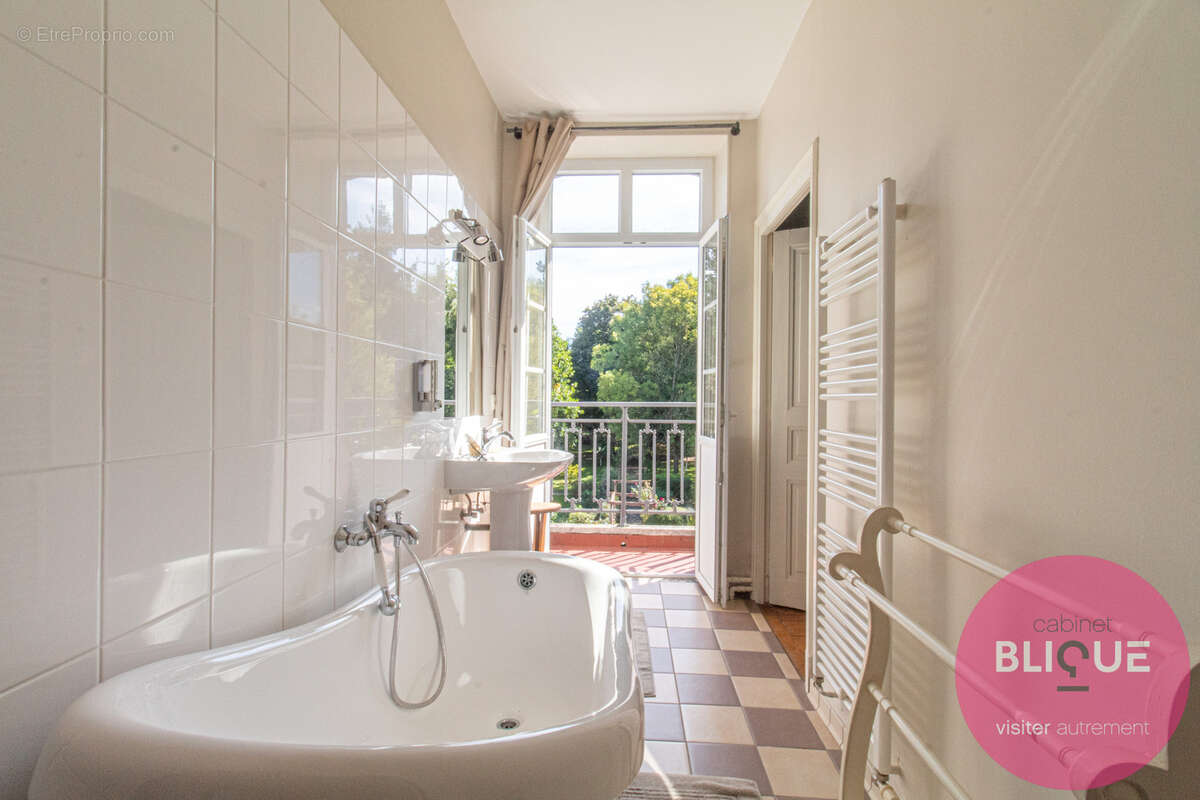 Maison à DOMEVRE-SUR-VEZOUZE