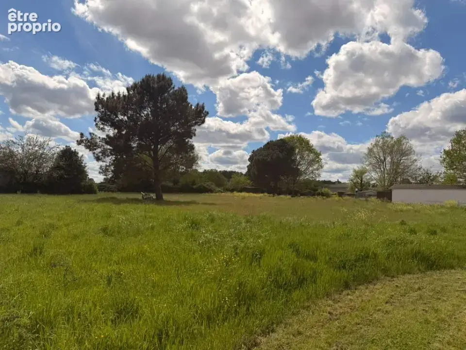 Terrain à CASTRES-GIRONDE