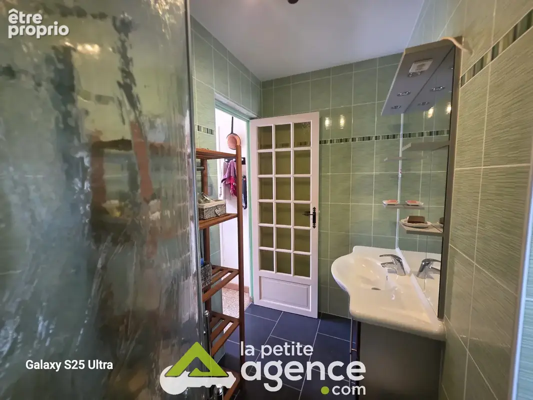 MEILLANT : Belle maison T4 édifiée sur 4129m2 de terrain clôturé et arboré avec deux garages - photo 7