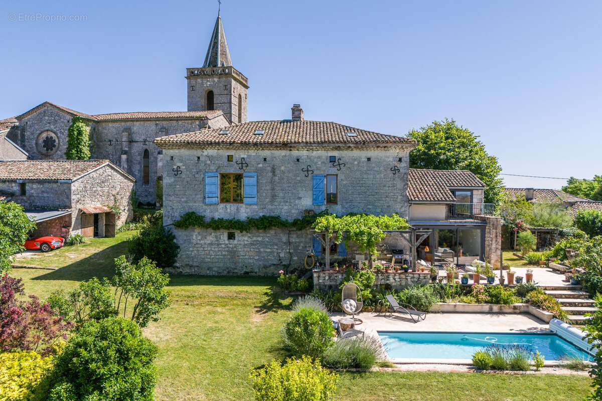 Propriété de campagne avec piscine et dépendances - photo 3