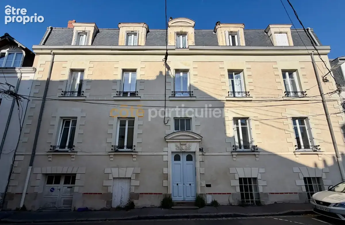 Nantes - - place mellinet - - studio 24m2 - - dernier étage - - calme - photo 2