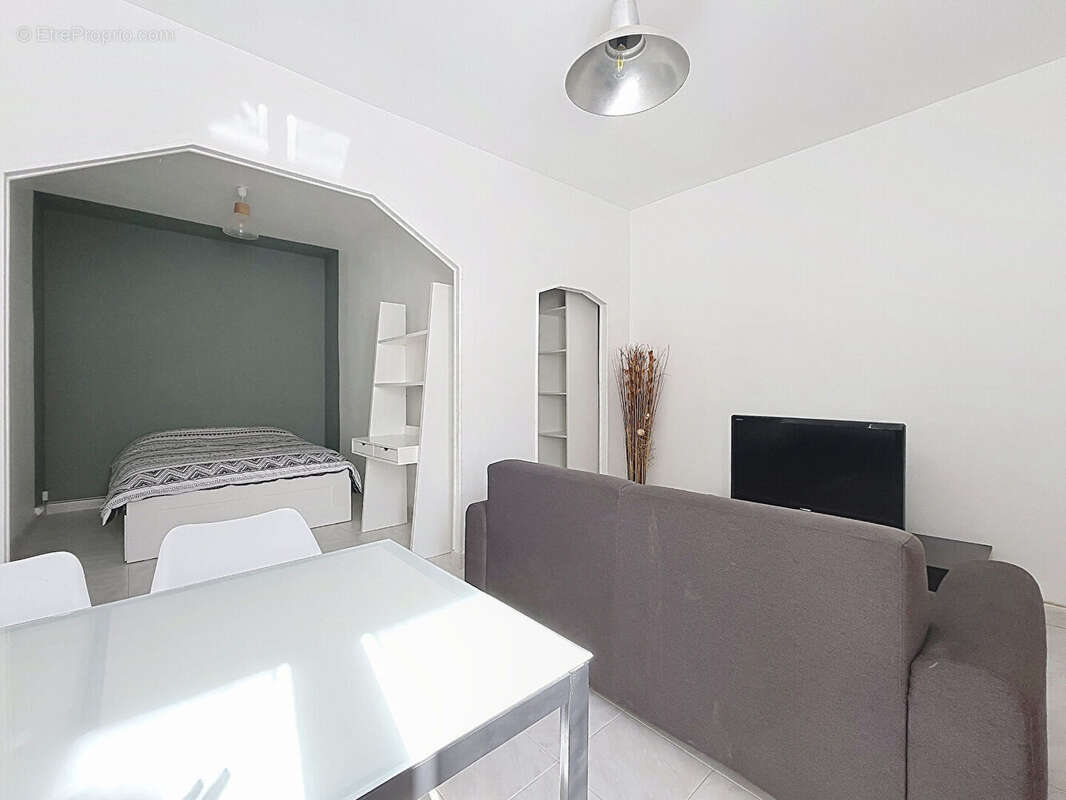 Appartement à MARSEILLE-4E