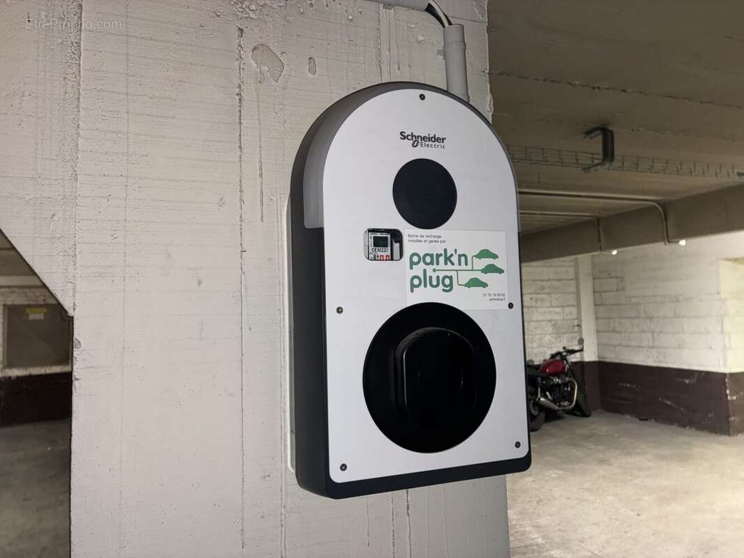 Parking à PARIS-20E