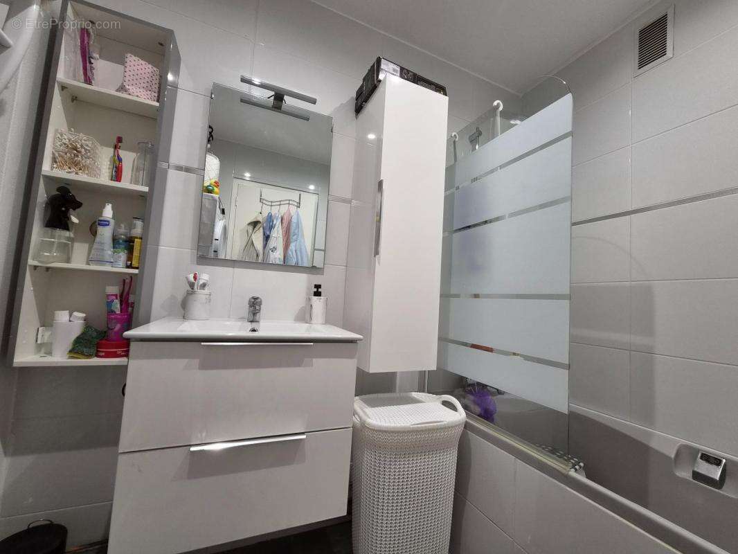 Grand appartement rénové avec balcons et suite parentale - photo 16