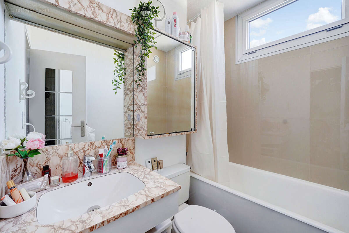 Appartement à PARIS-12E