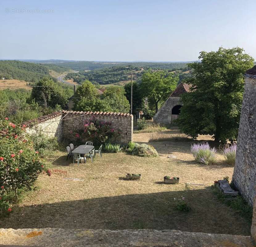 Maison à GINOUILLAC