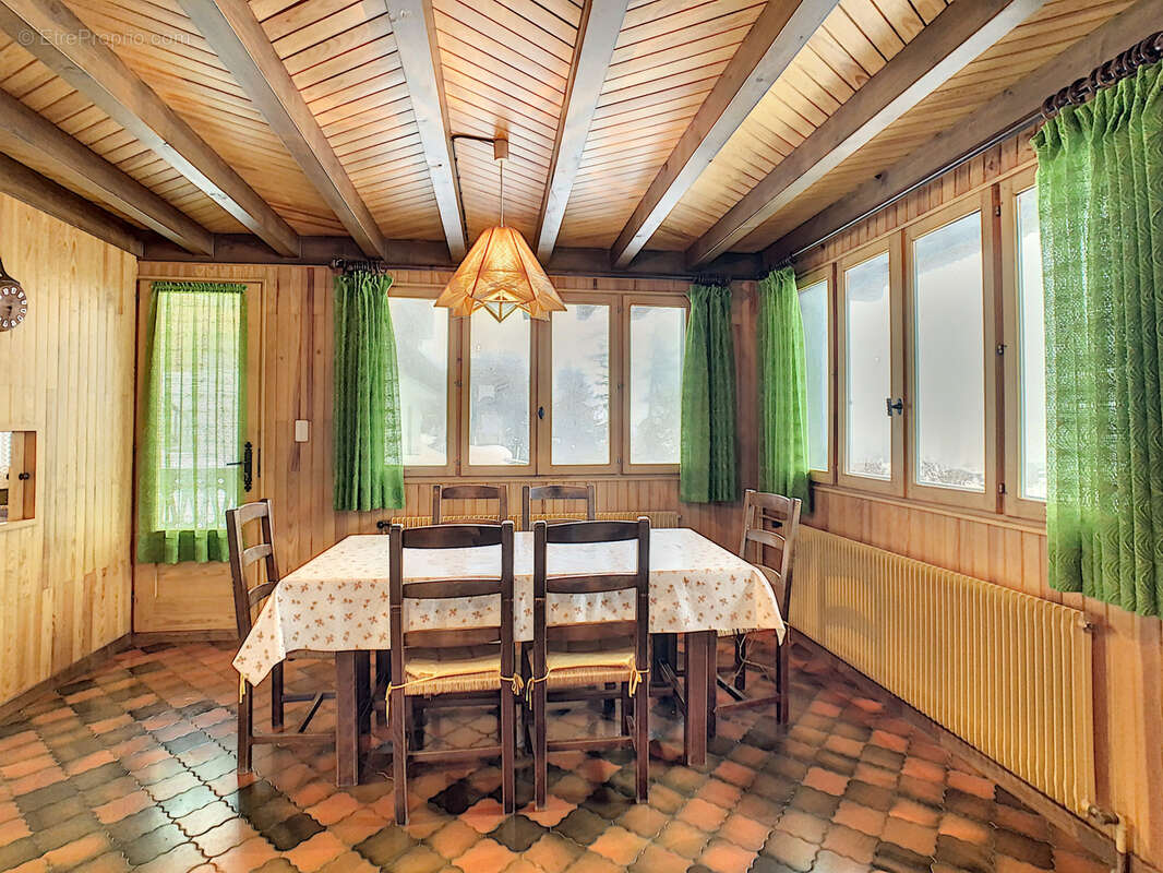 Chalet de 150 m2   Opportunité de rénovation   Les Gets - photo 8