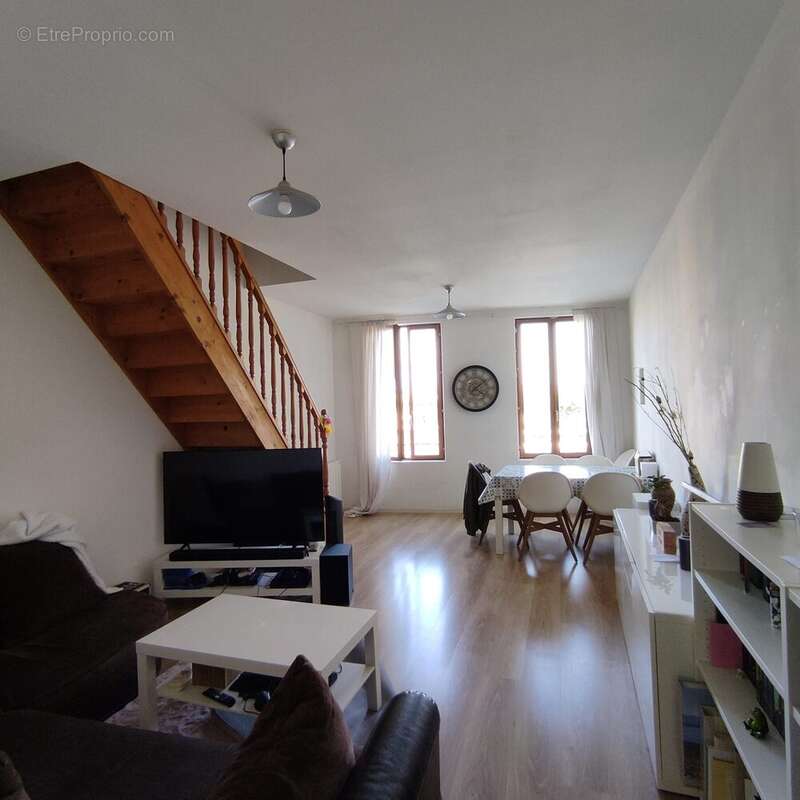 Appartement 116 m² à Saintes  - photo 2