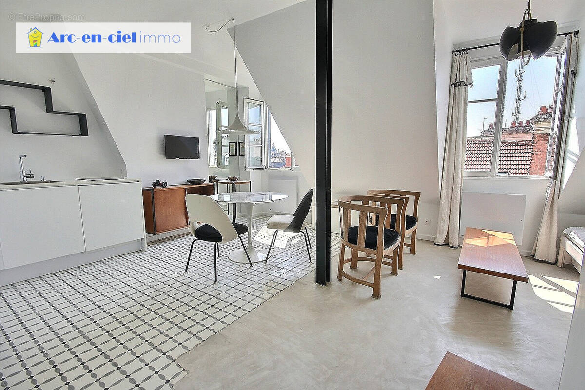 Appartement à PARIS-3E