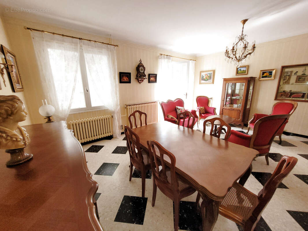 Maison à FLEURY