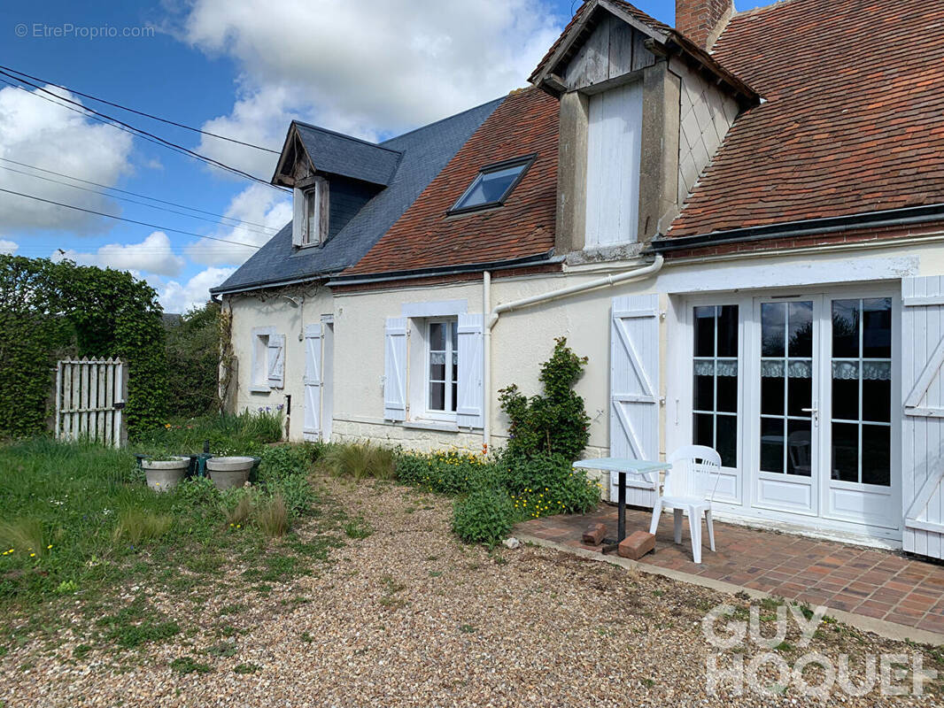 Maison à SAINT-HILAIRE-SUR-YERRE
