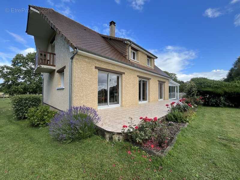 Maison à CHARLEVAL