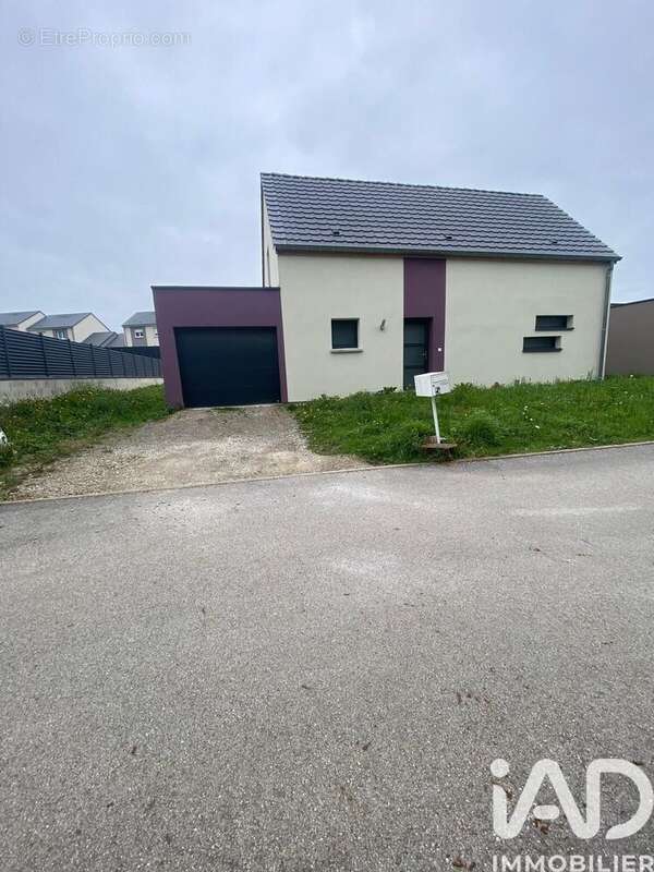 Photo 2 - Maison à GRAND-CHARMONT