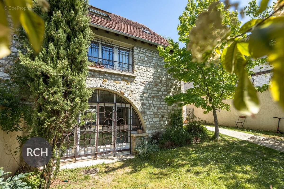 Maison à VILLIERS-SAINT-FREDERIC