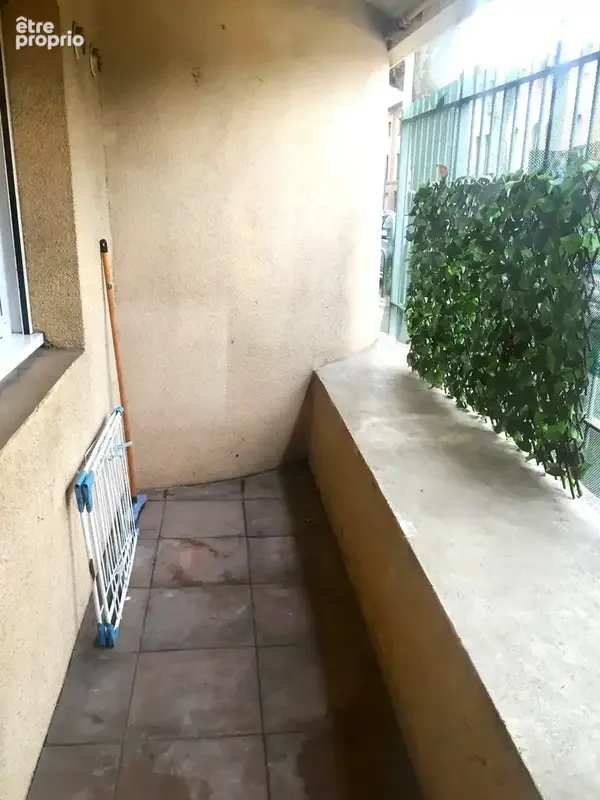 Aix-en-Provence, Type 2 avec balcon, centre ville - photo 5