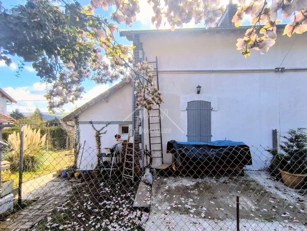 Maison à SAINT-ELOY-LES-MINES