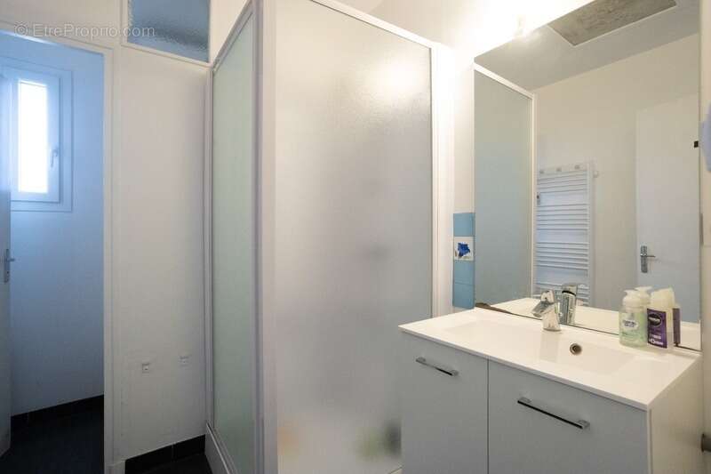 Commerce à PARAY-LE-MONIAL